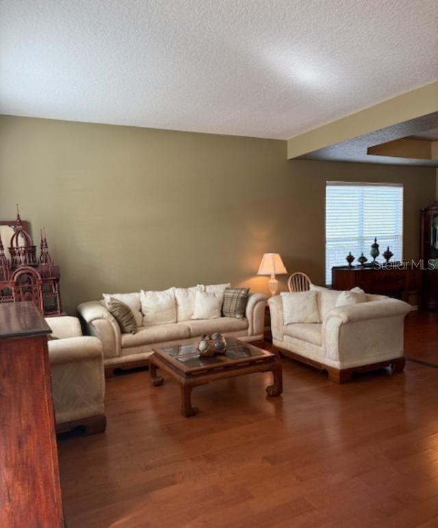 Listing photo id 10 for 873 Pickfair Terrace