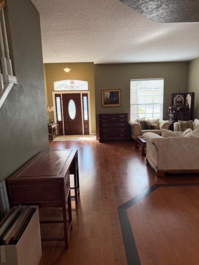 Listing photo id 12 for 873 Pickfair Terrace