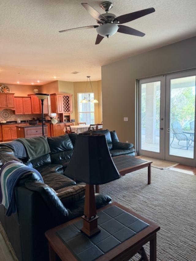 Listing photo id 14 for 873 Pickfair Terrace