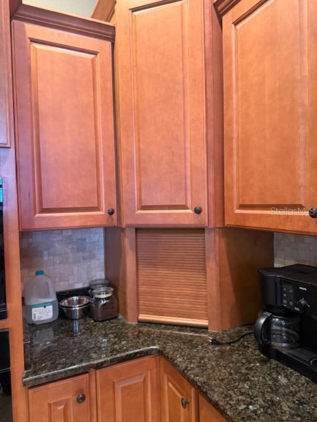 Listing photo id 18 for 873 Pickfair Terrace