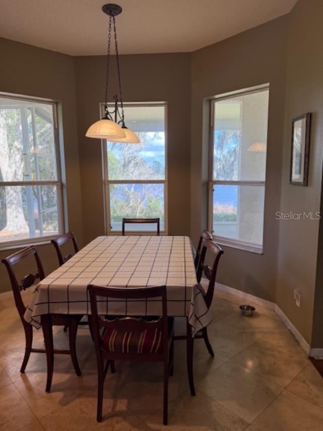 Listing photo id 23 for 873 Pickfair Terrace