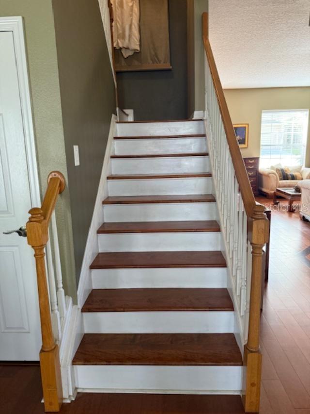 Listing photo id 26 for 873 Pickfair Terrace