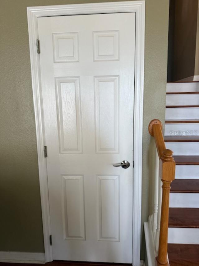 Listing photo id 27 for 873 Pickfair Terrace