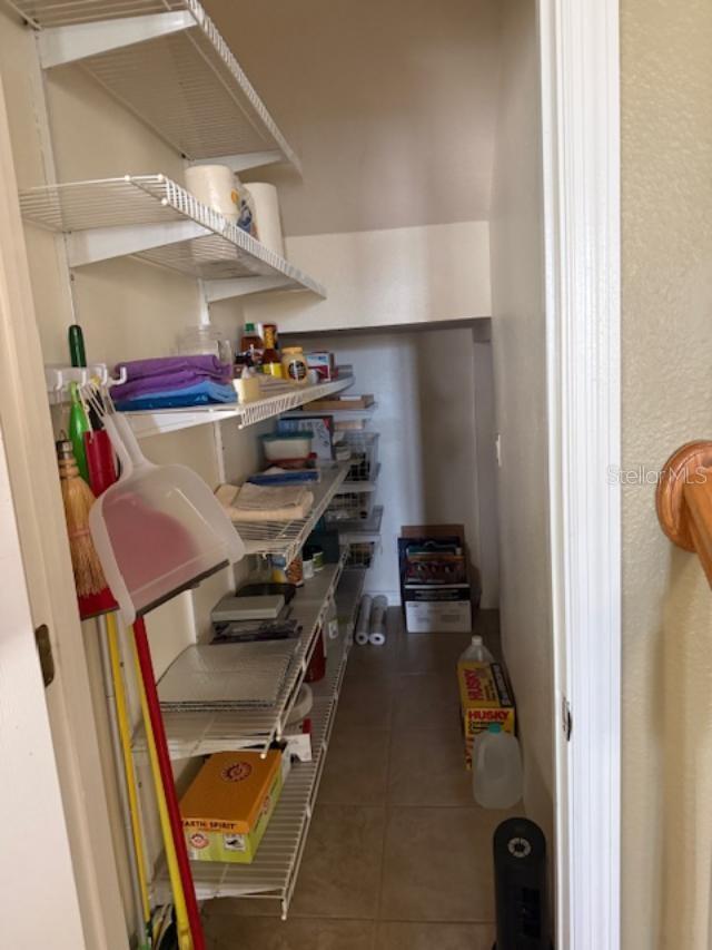 Listing photo id 28 for 873 Pickfair Terrace