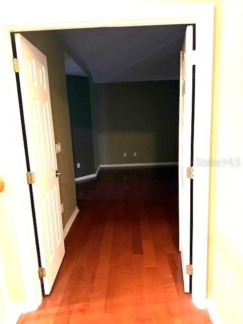 Listing photo id 30 for 873 Pickfair Terrace