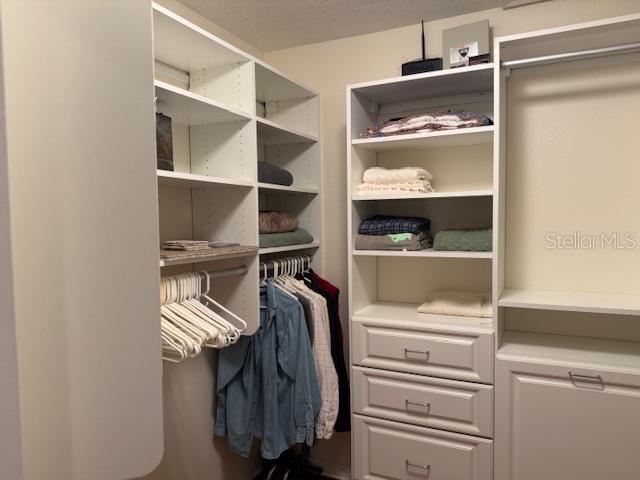 Listing photo id 39 for 873 Pickfair Terrace