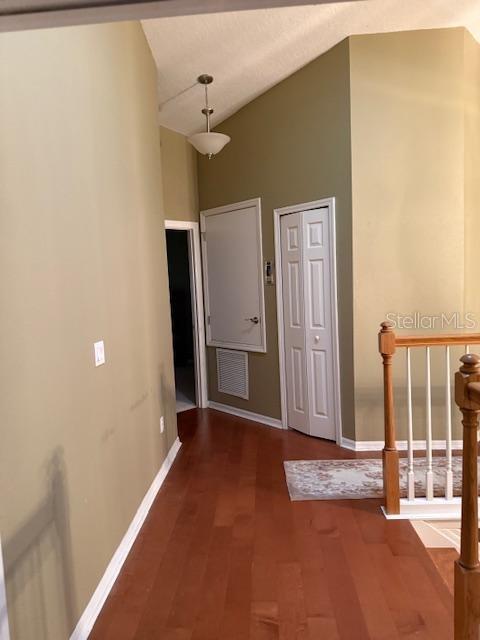 Listing photo id 48 for 873 Pickfair Terrace