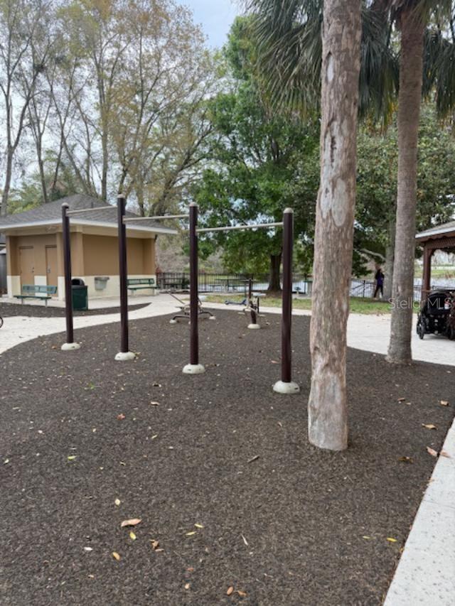 Listing photo id 70 for 873 Pickfair Terrace