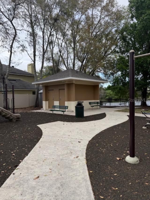 Listing photo id 71 for 873 Pickfair Terrace