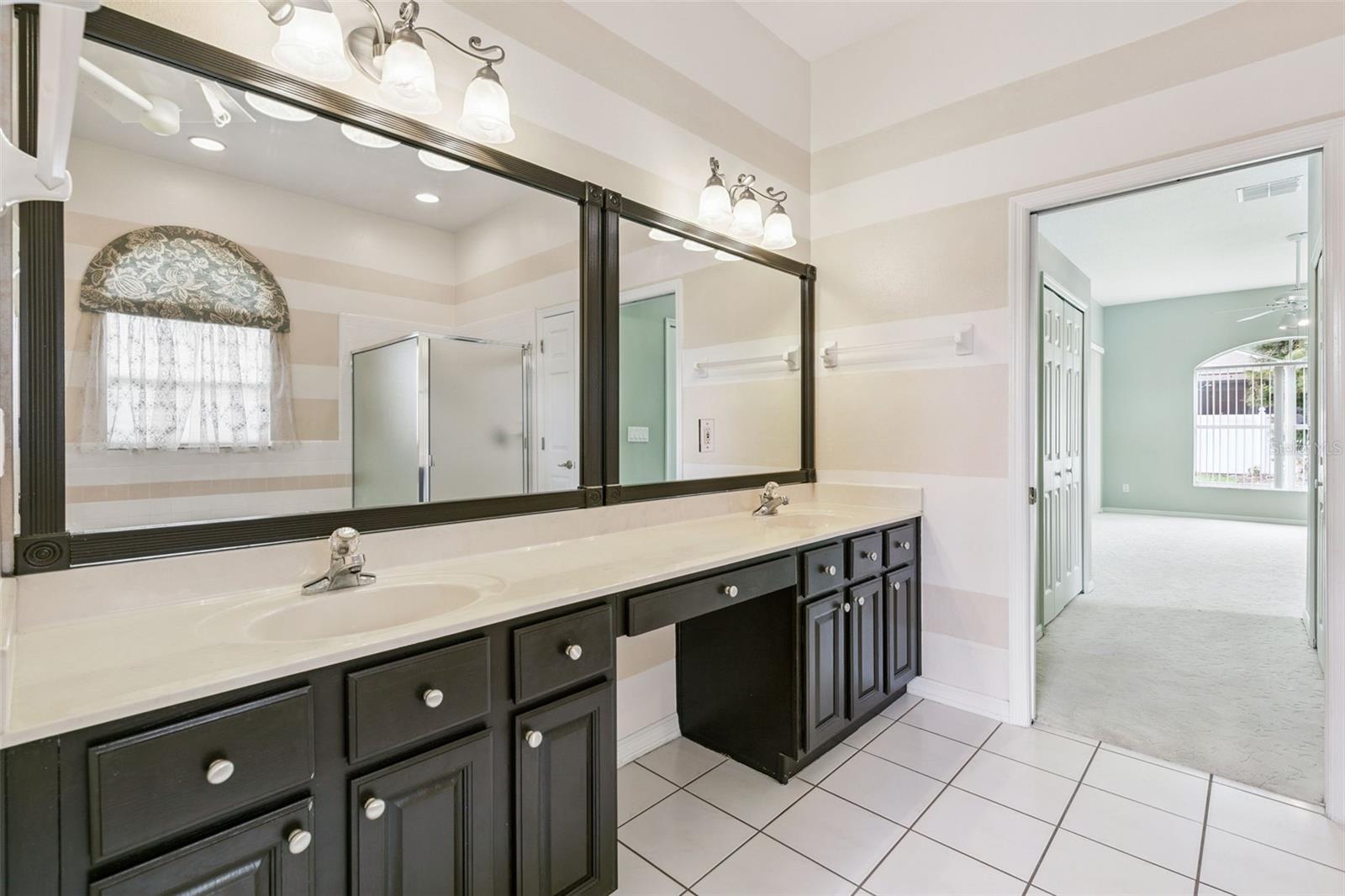 Image 33 of 54 For 1993 Wrenfield Lane