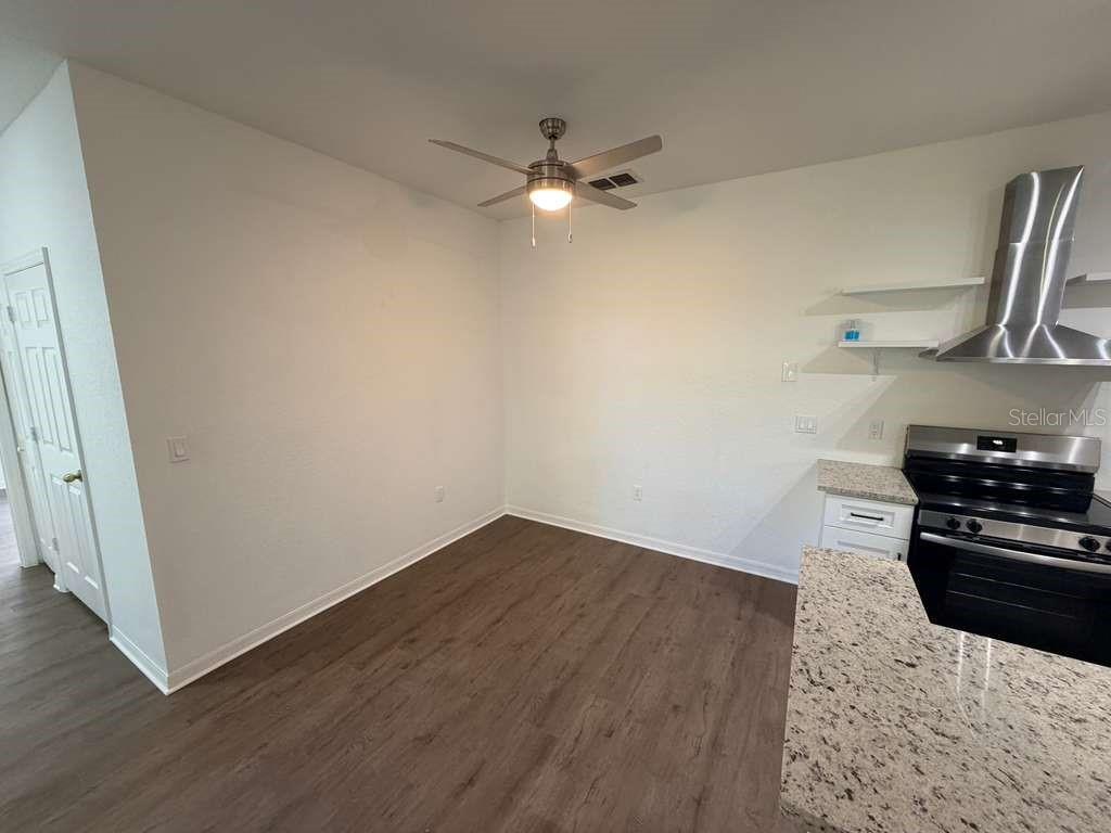 Image 12 of 31 For 825 Grand Regency Point 102