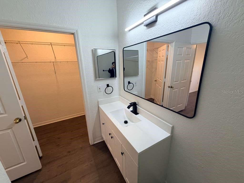 Image 18 of 31 For 825 Grand Regency Point 102