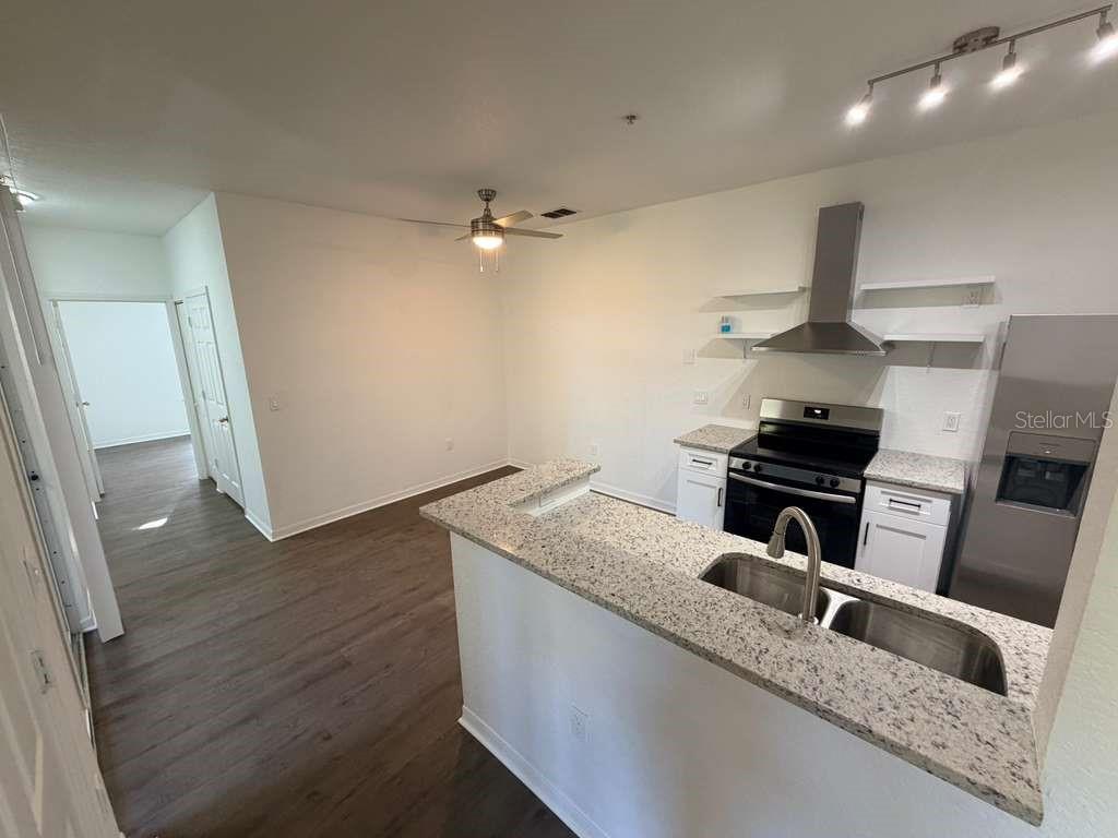 Image 6 of 31 For 825 Grand Regency Point 102