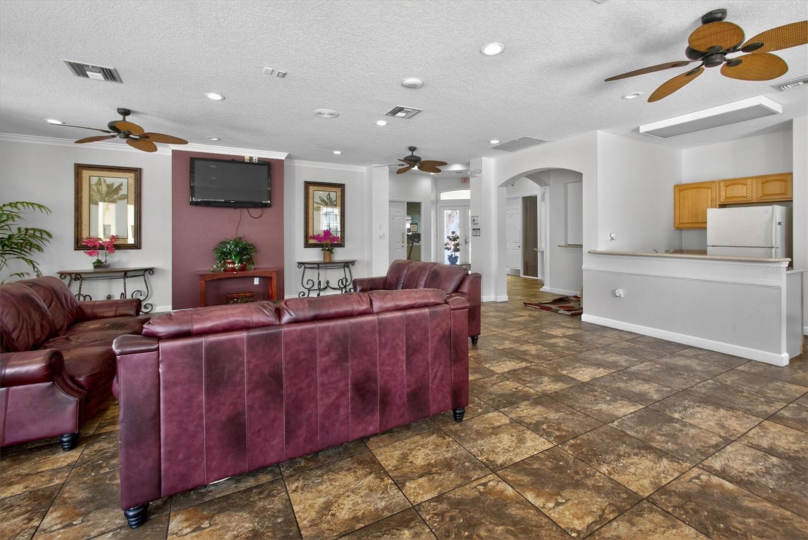 Image 18 of 49 For 1066 Park Ridge Circle