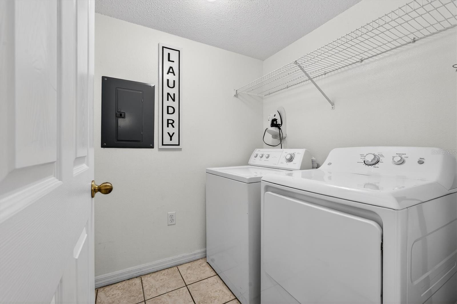 Image 28 of 49 For 1066 Park Ridge Circle