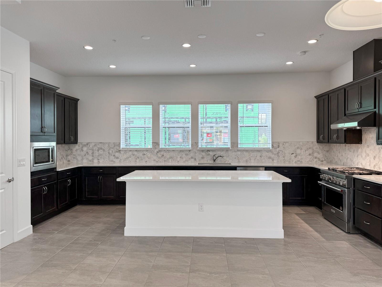 Image 15 of 55 For 2046 Packing District Way