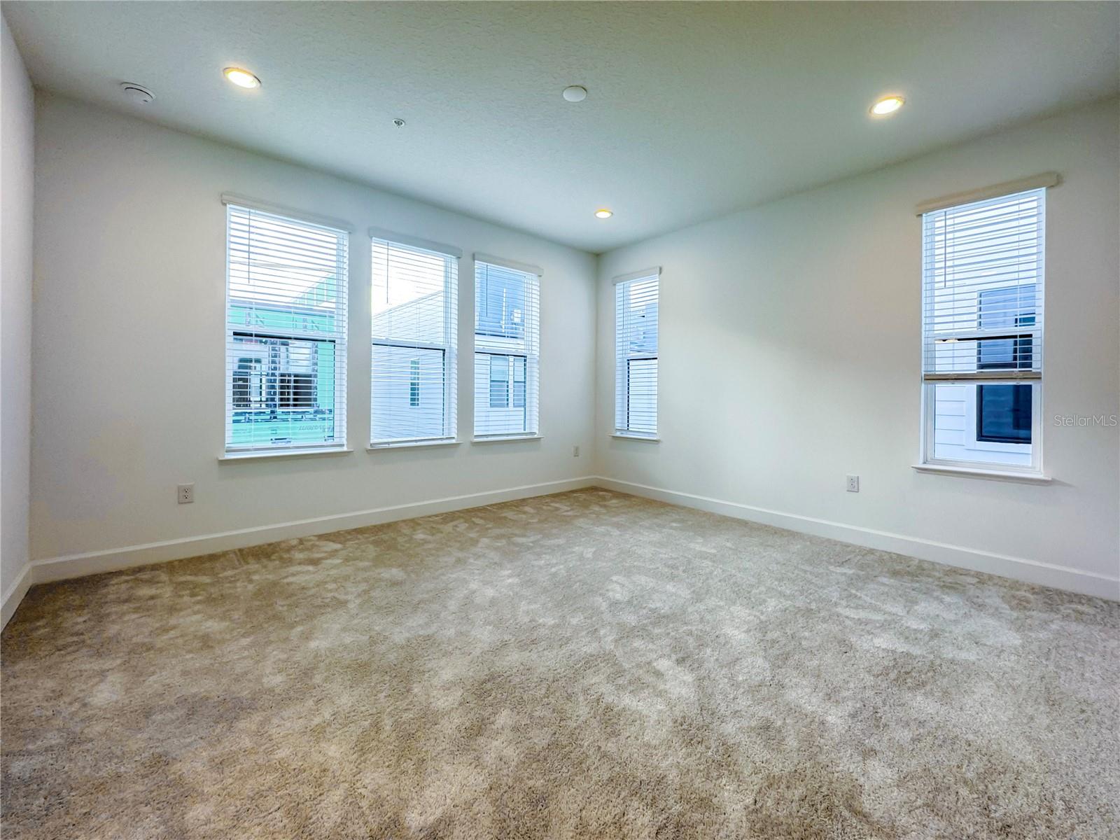 Image 33 of 55 For 2046 Packing District Way