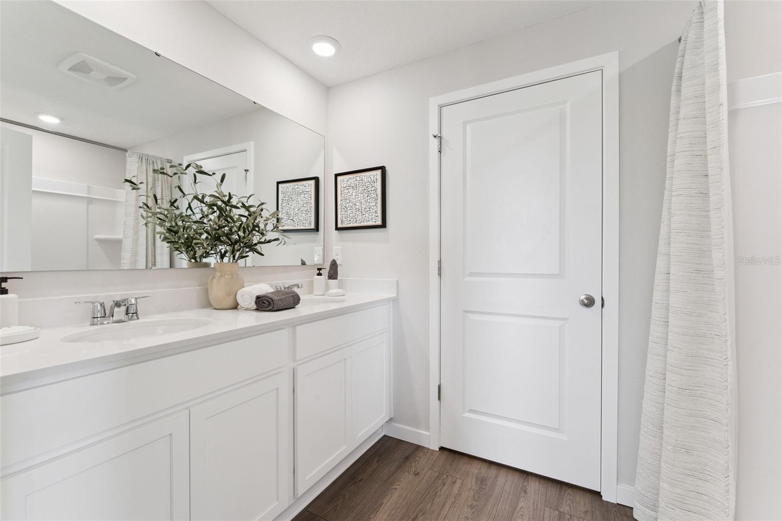 Image 12 of 33 For 591 Preston Cove Drive