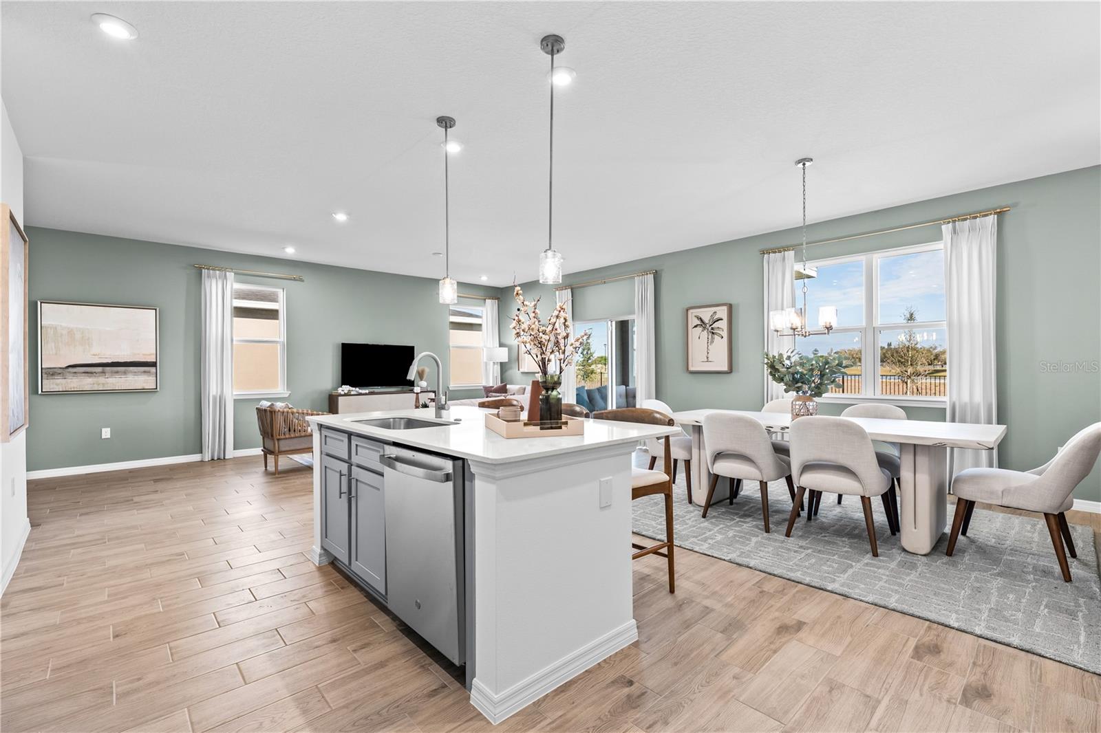 Image 15 of 50 For 5480 Meadow Walk Drive