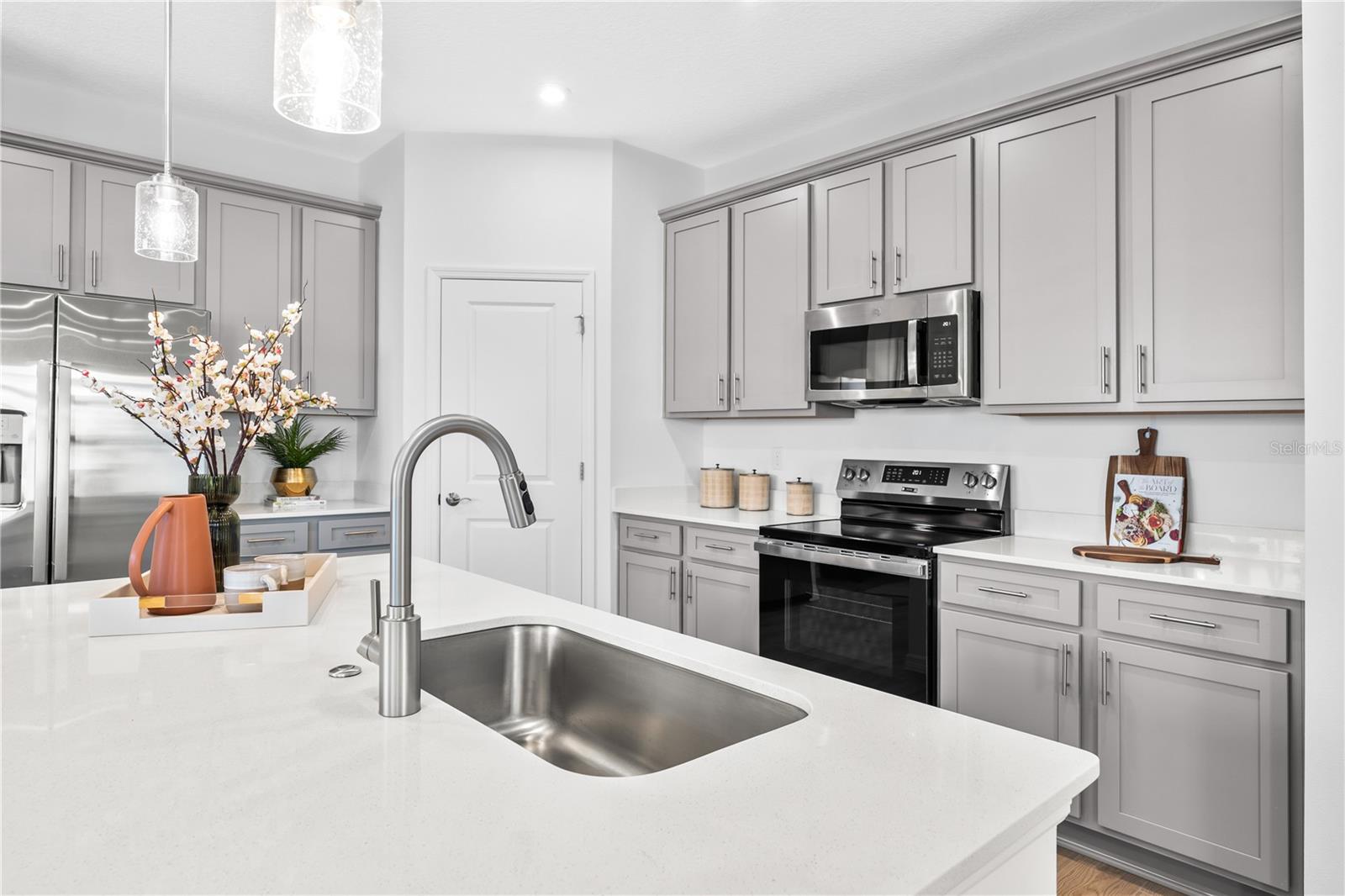 Image 17 of 50 For 5480 Meadow Walk Drive