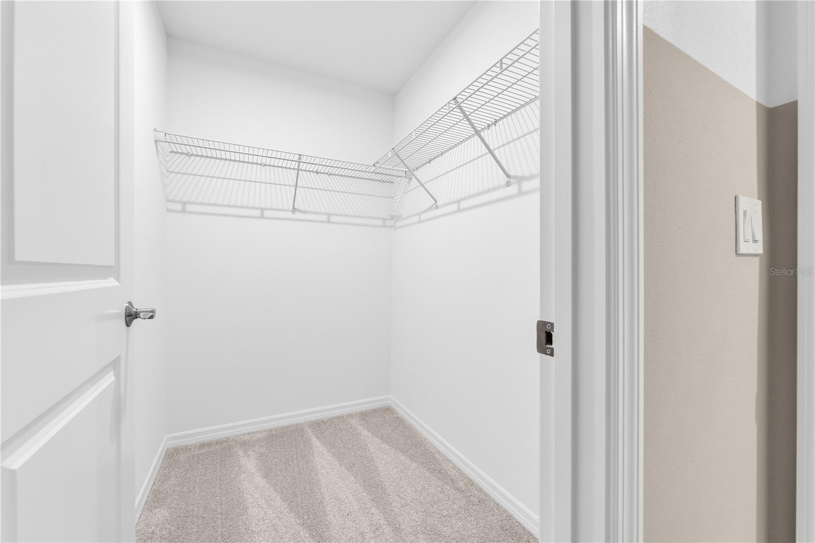 Image 39 of 50 For 5480 Meadow Walk Drive