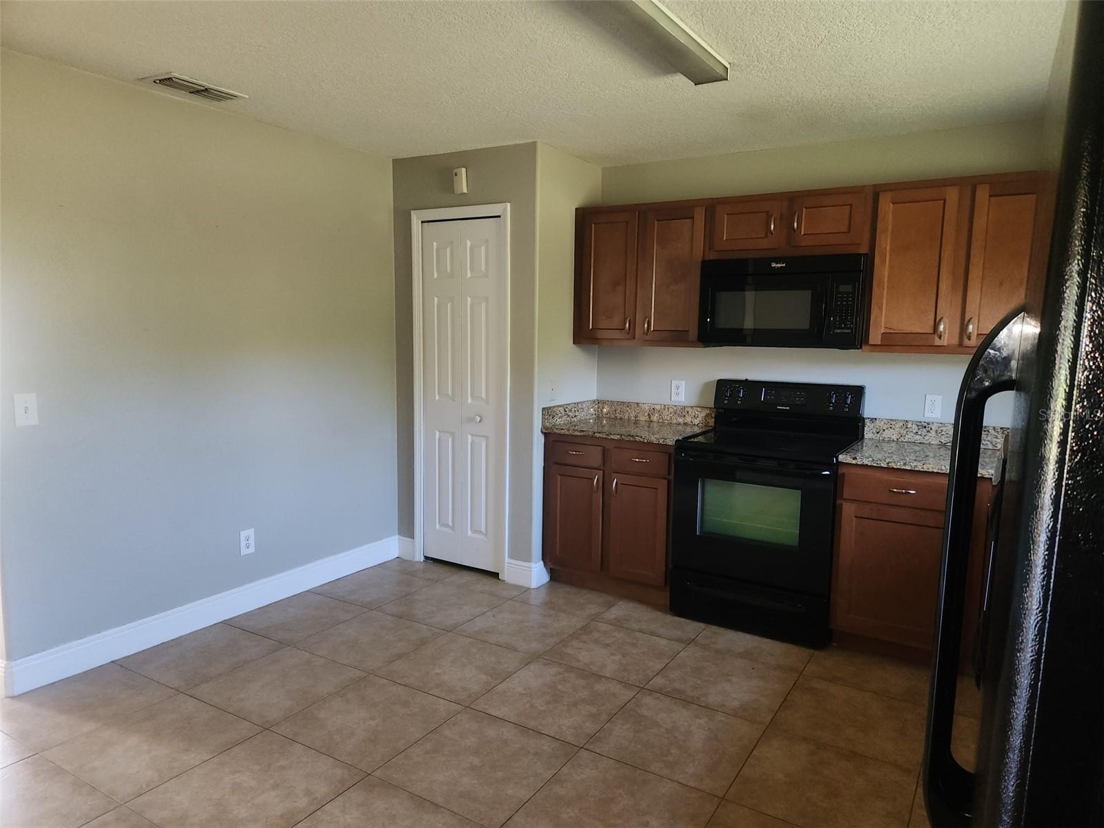 Image 3 of 11 For 709 Cockatoo Court