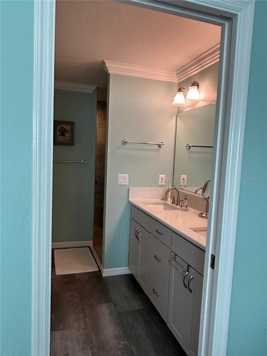 Image 14 of 21 For 5840 Unger Court