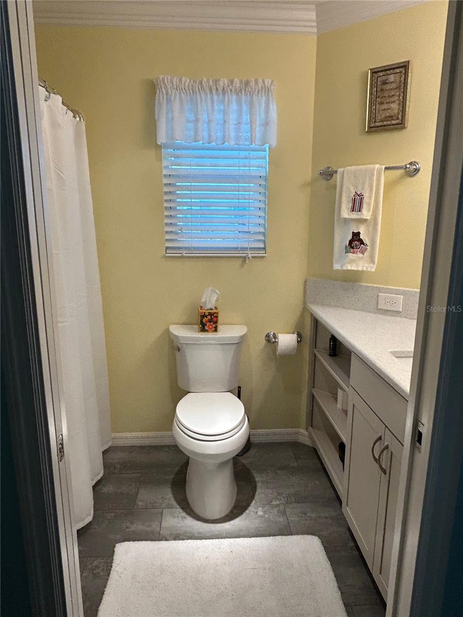 Image 17 of 21 For 5840 Unger Court