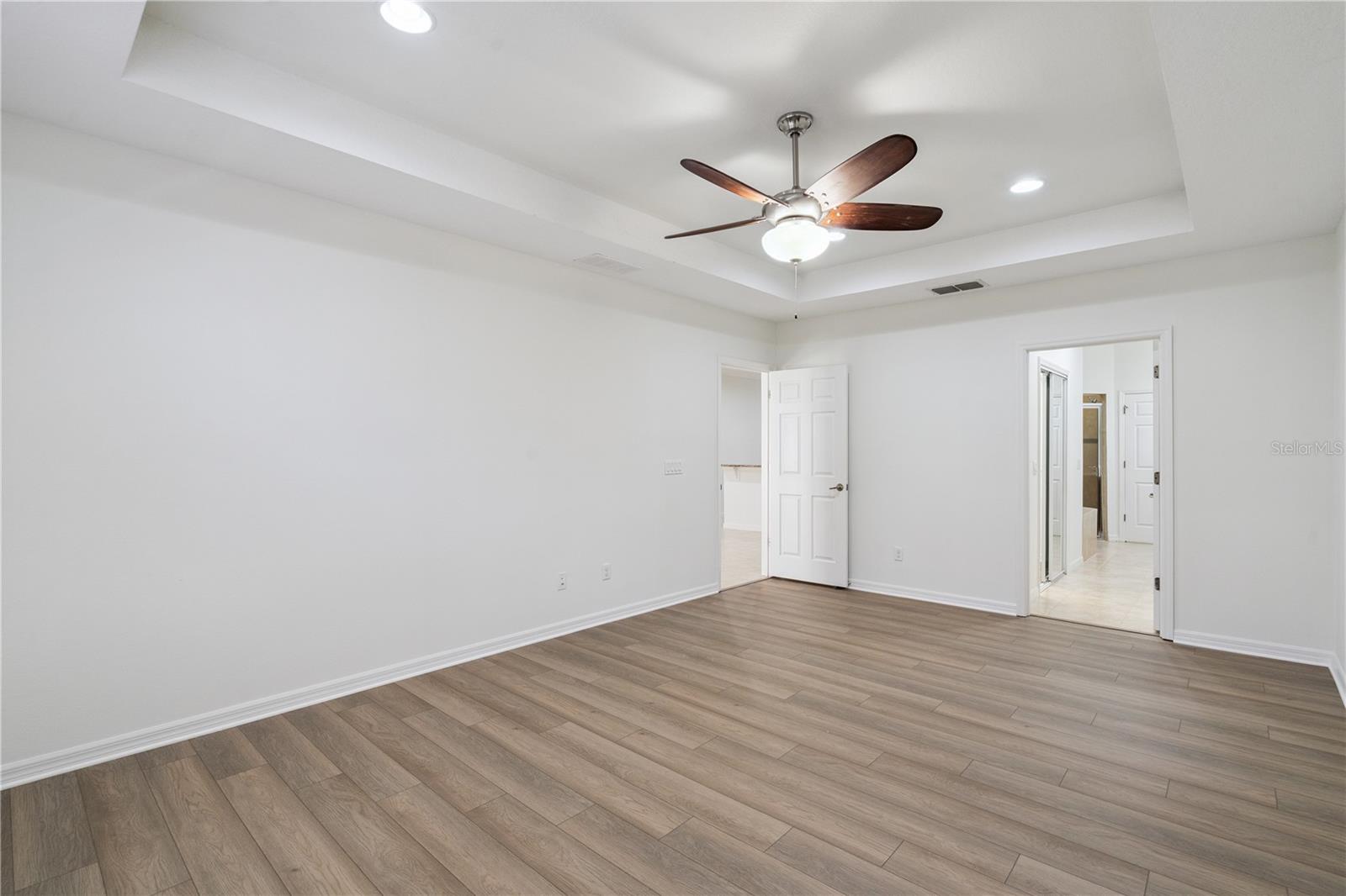 Image 17 of 24 For 308 Terracina Drive