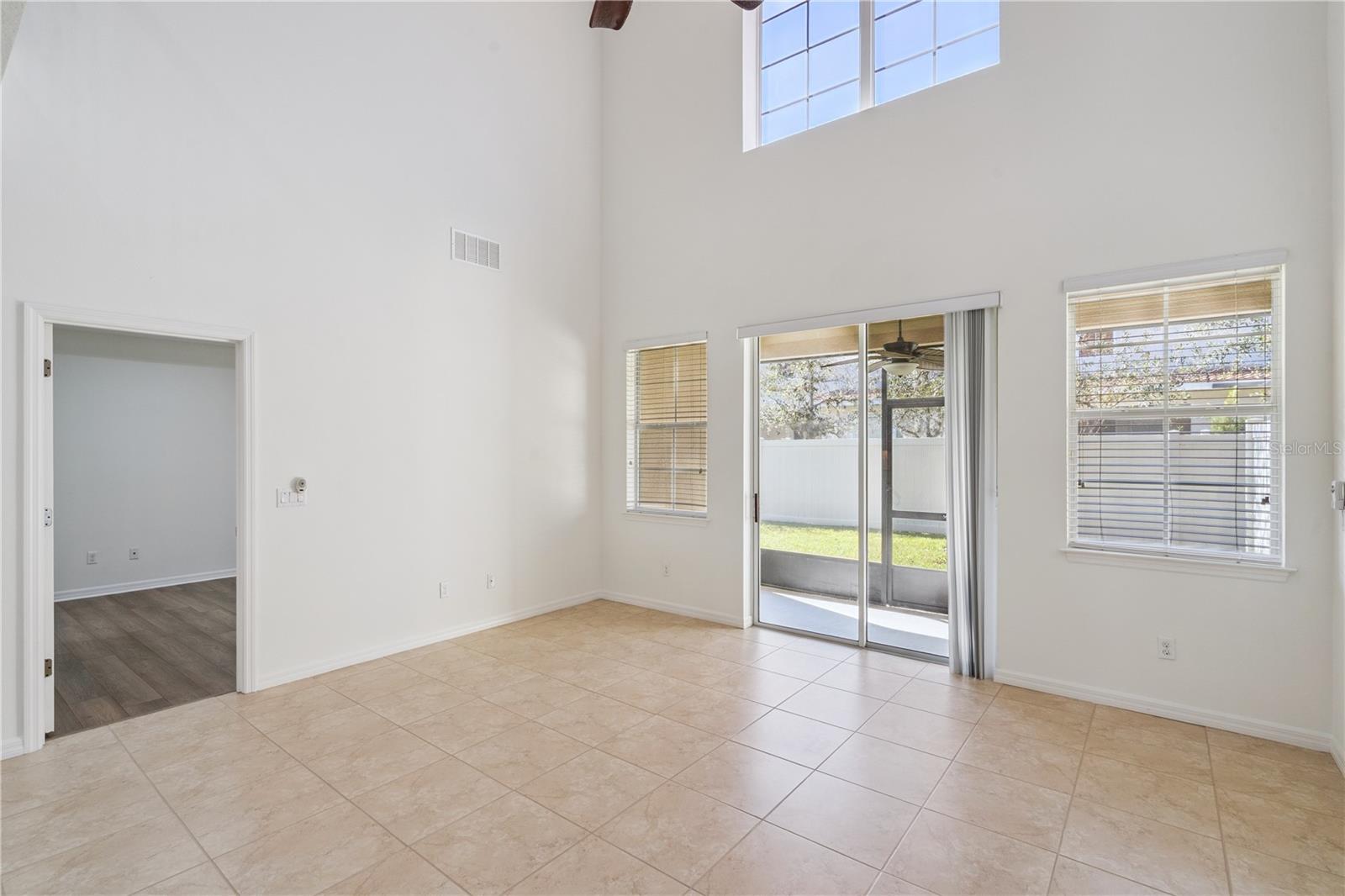 Image 6 of 24 For 308 Terracina Drive