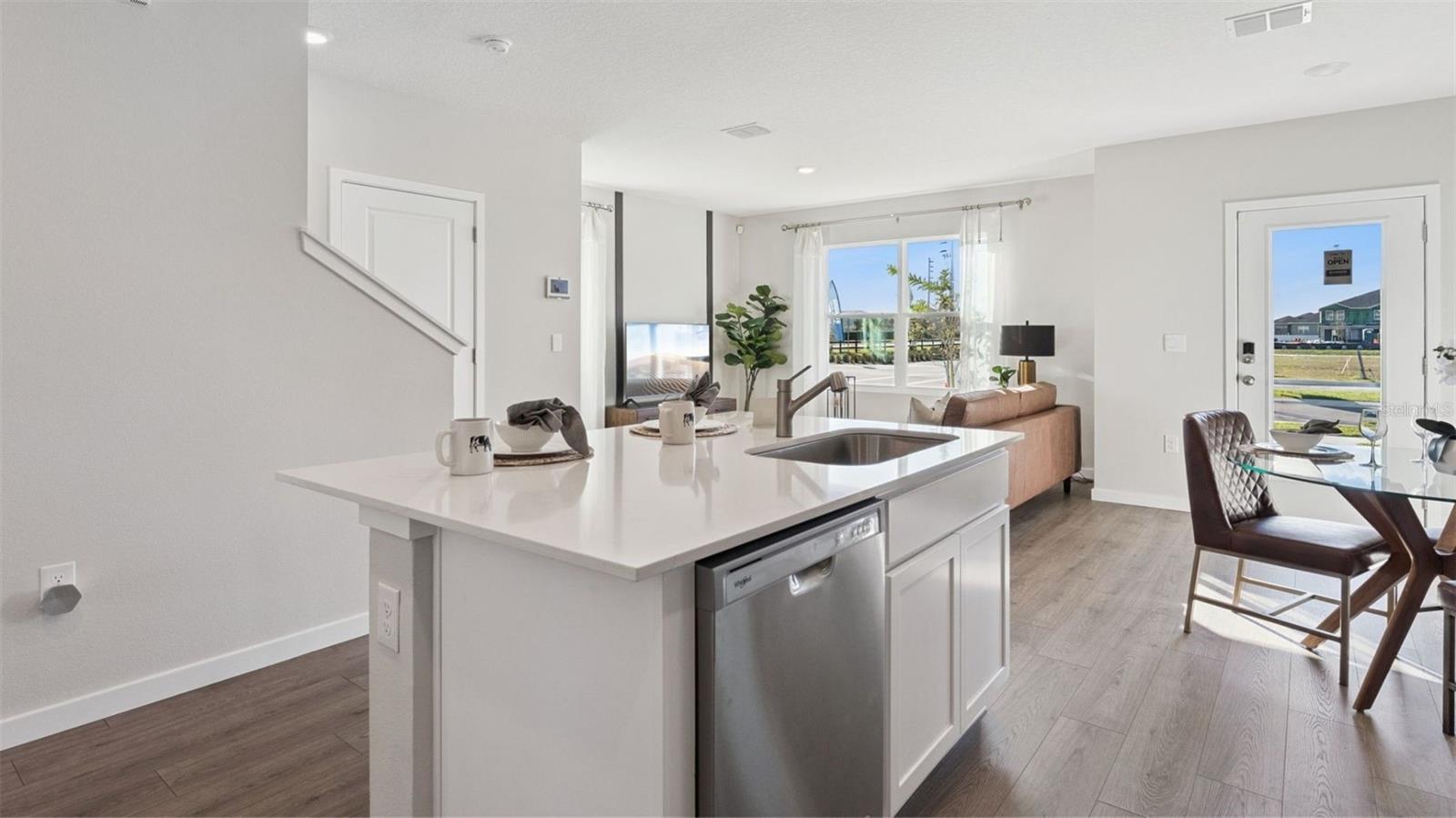 Image 7 of 32 For 595 Preston Cove Drive