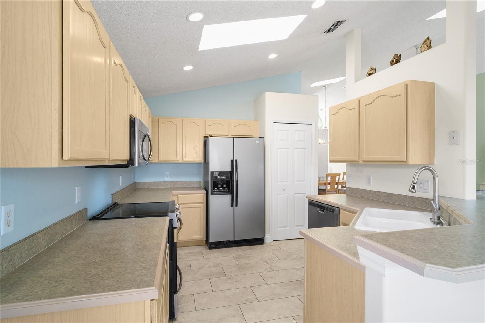 Image 16 of 40 For 8053 Roaring Creek Court