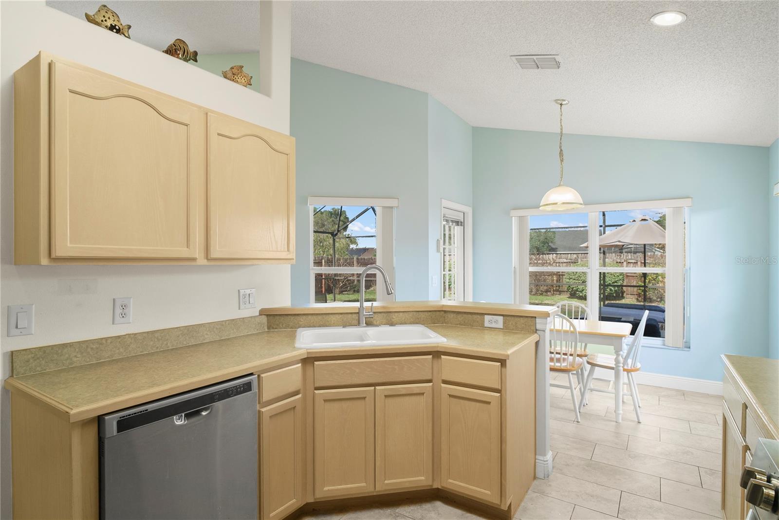 Image 17 of 40 For 8053 Roaring Creek Court