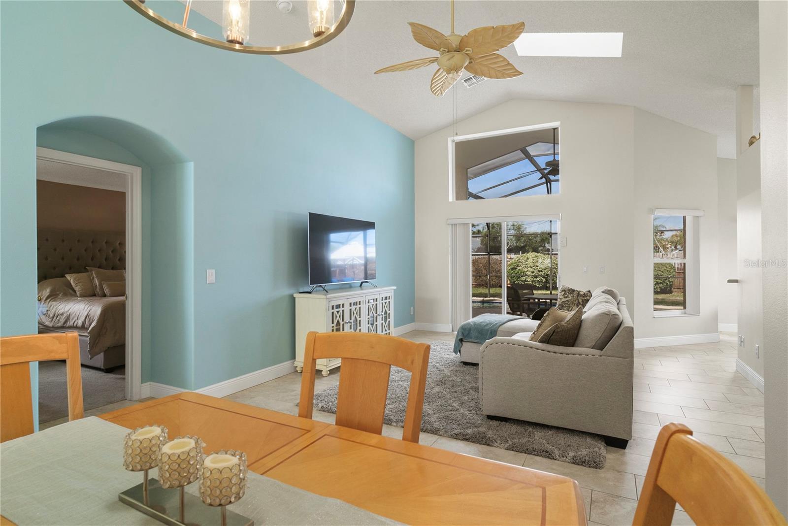 Image 22 of 40 For 8053 Roaring Creek Court