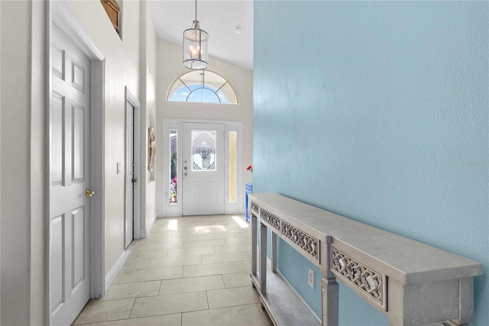 Image 5 of 40 For 8053 Roaring Creek Court