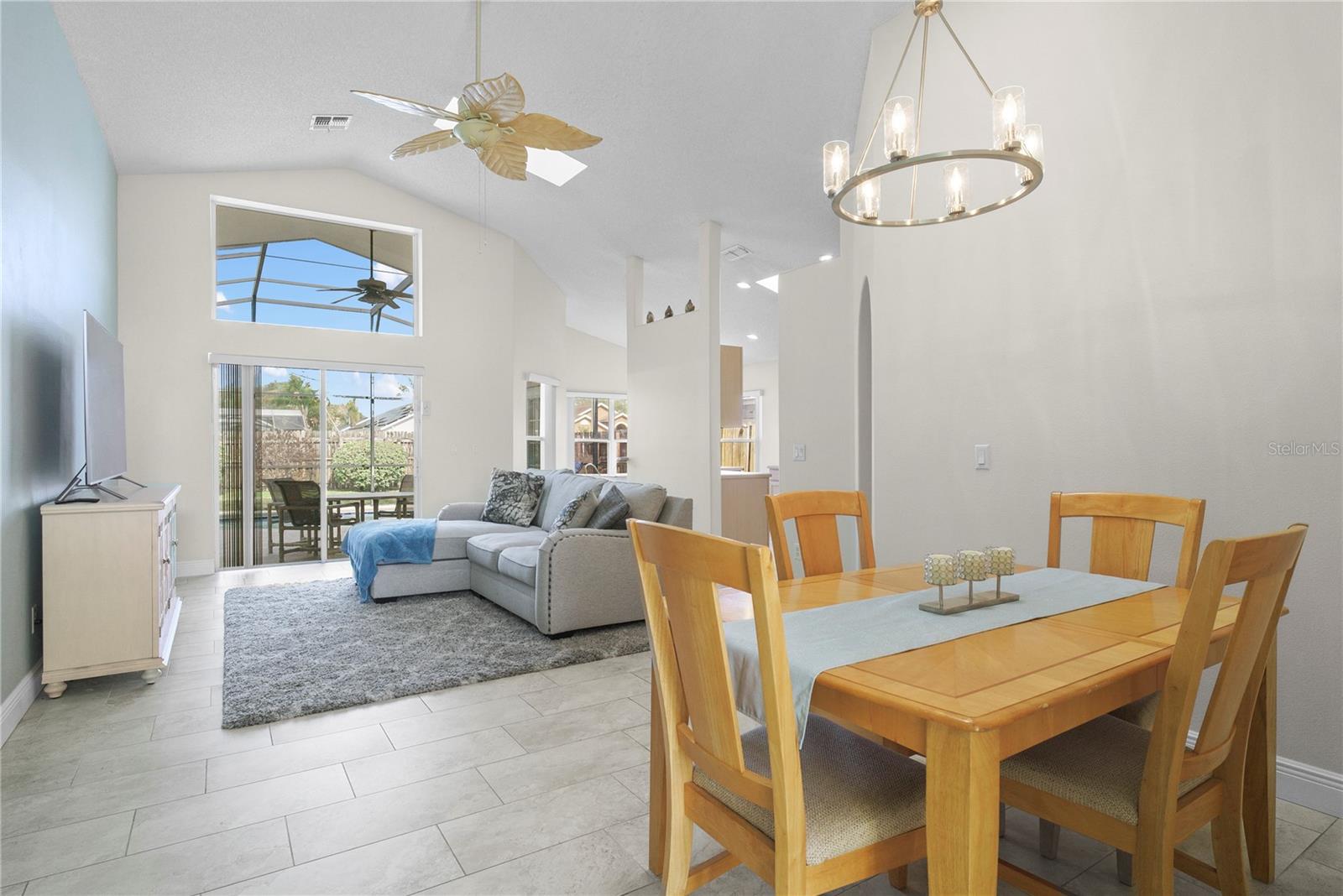 Image 6 of 40 For 8053 Roaring Creek Court