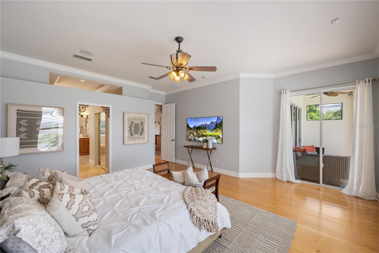 Image 19 of 60 For 8119 Via Rosa