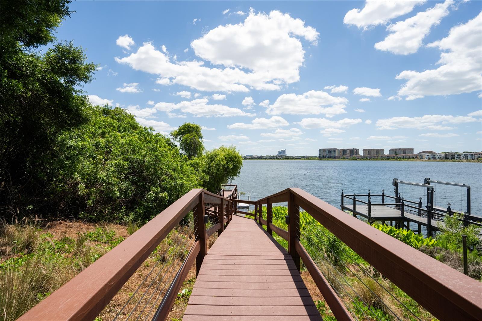 Image 4 of 60 For 8119 Via Rosa