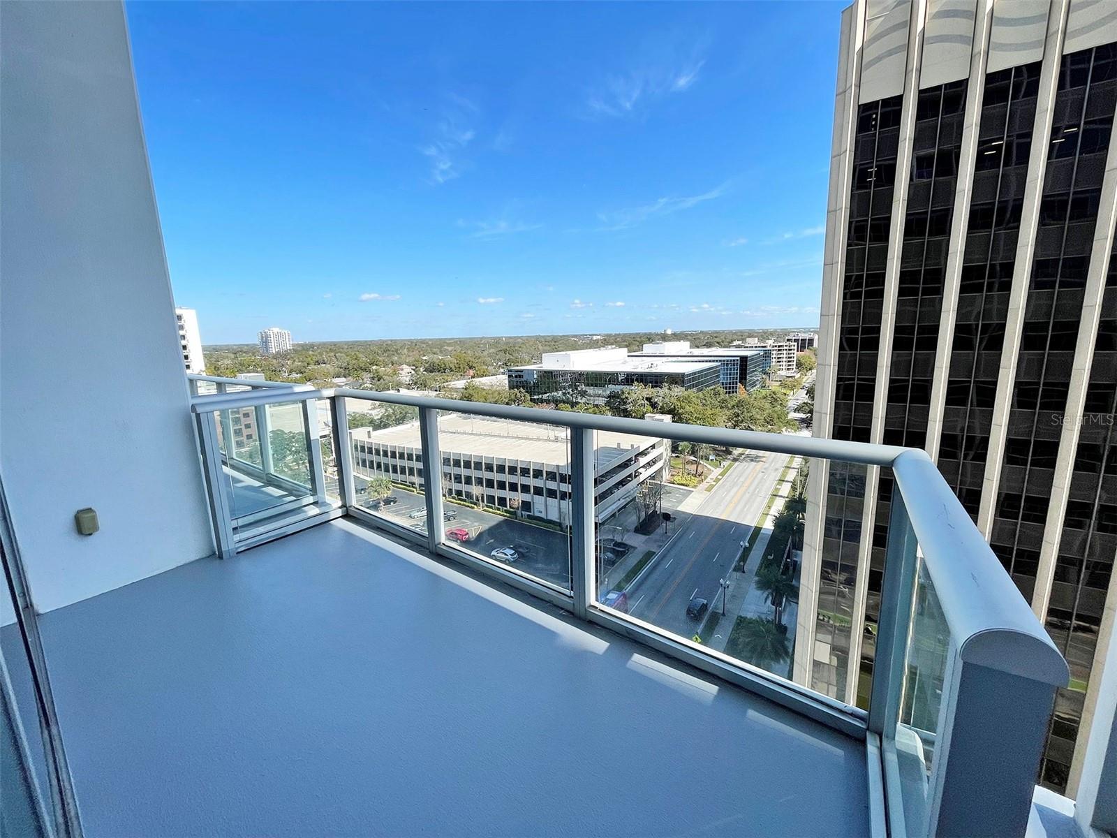 Image 10 of 33 For 150 Robinson Street 1025