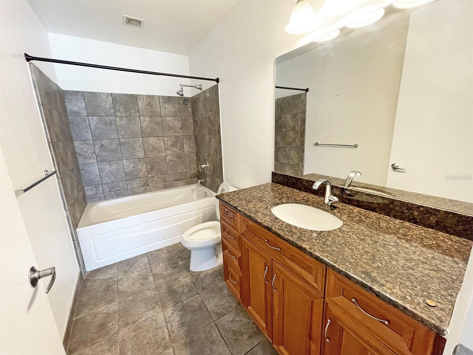 Image 12 of 33 For 150 Robinson Street 1025