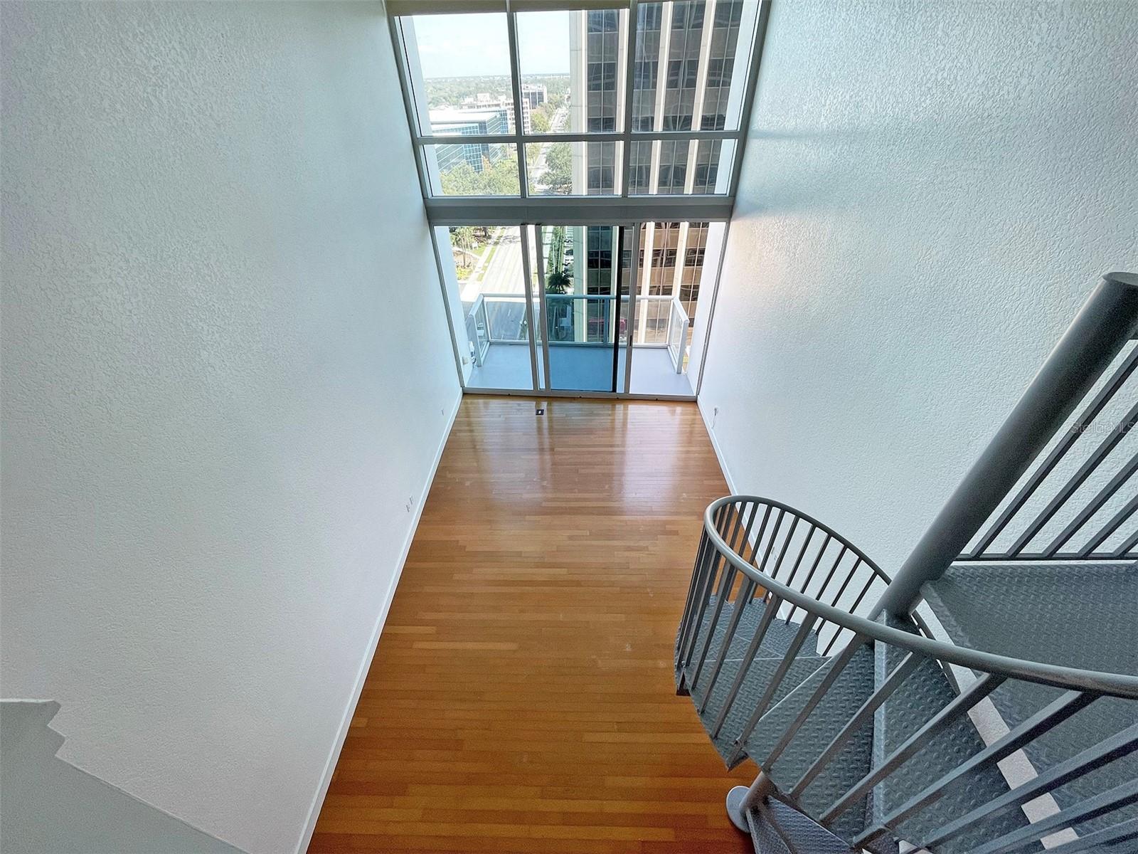 Image 16 of 33 For 150 Robinson Street 1025