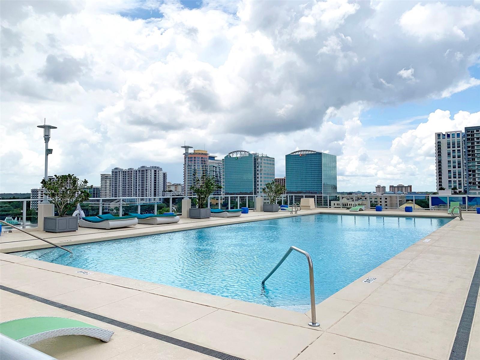 Image 23 of 33 For 150 Robinson Street 1025