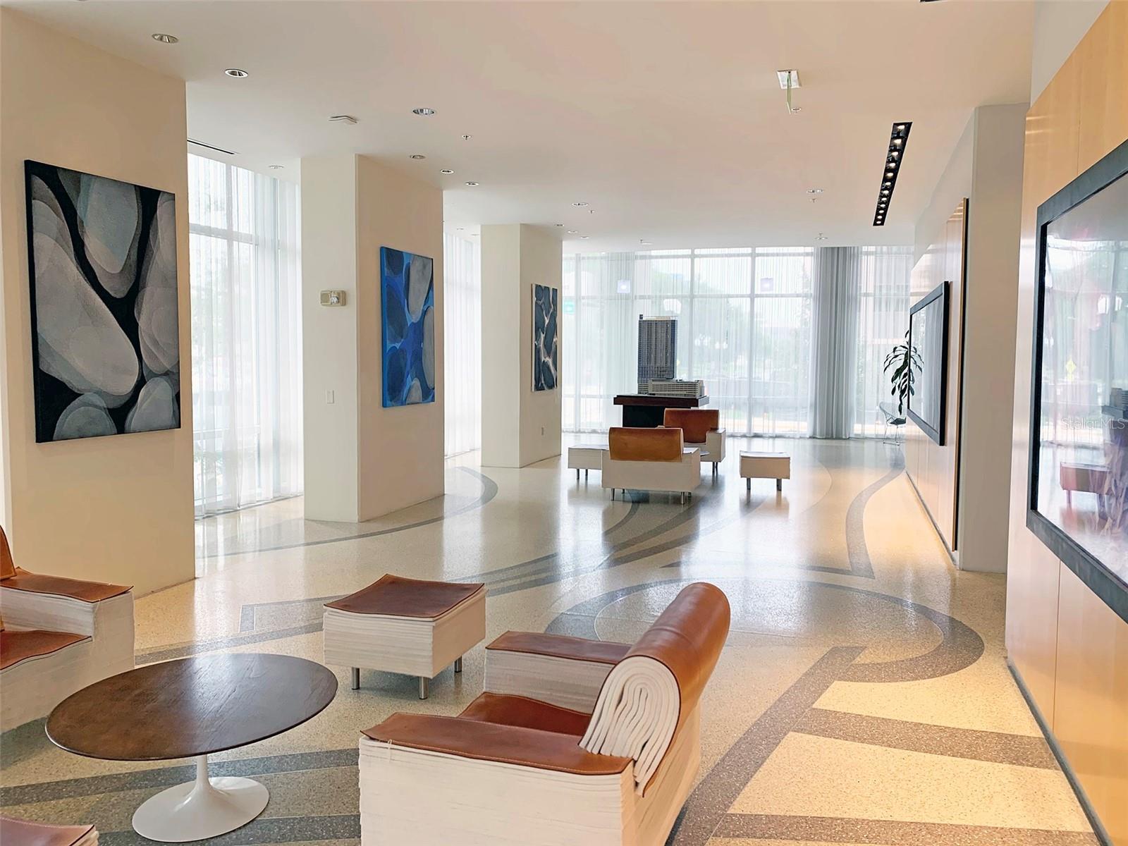 Image 28 of 33 For 150 Robinson Street 1025