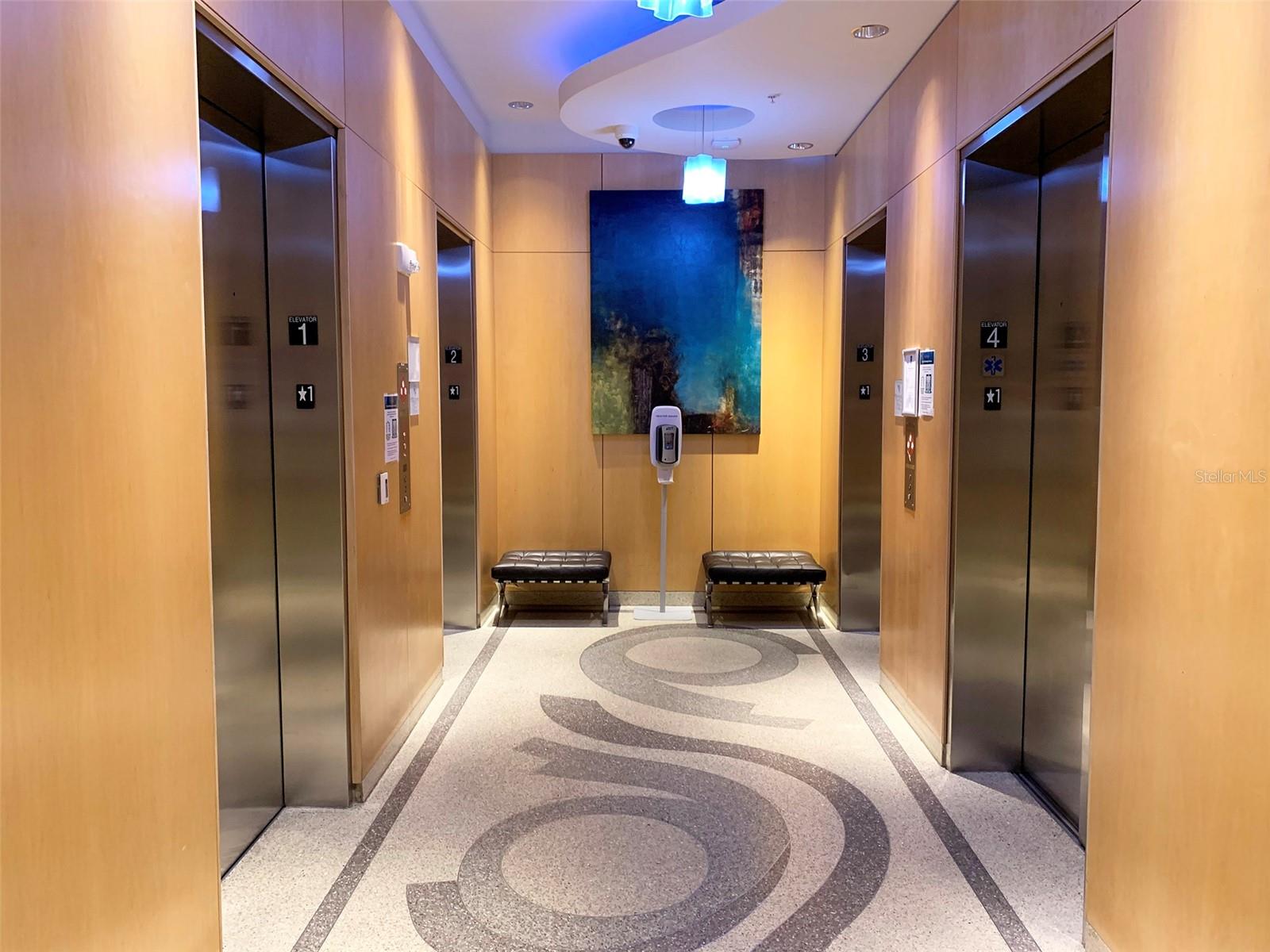 Image 29 of 33 For 150 Robinson Street 1025