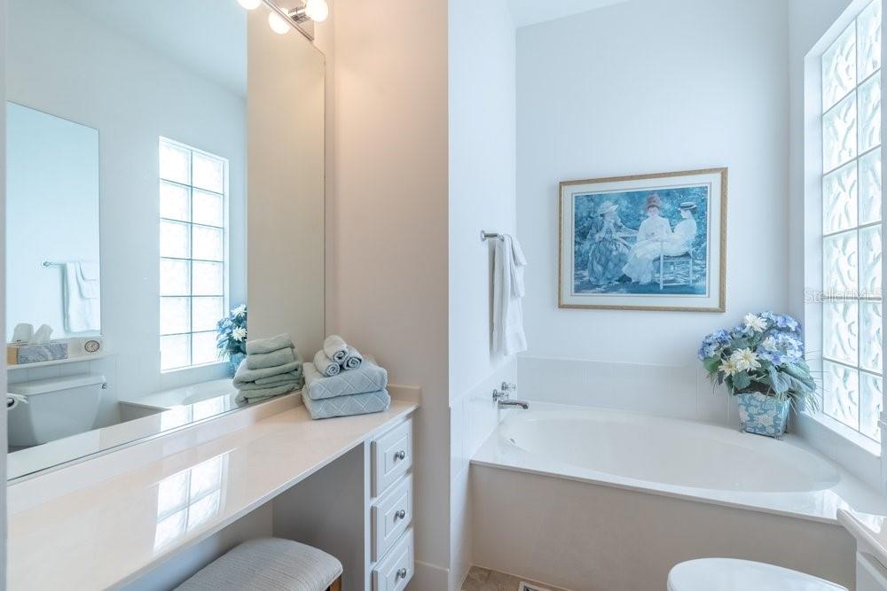 Image 18 of 56 For 7824 Orvieto Court