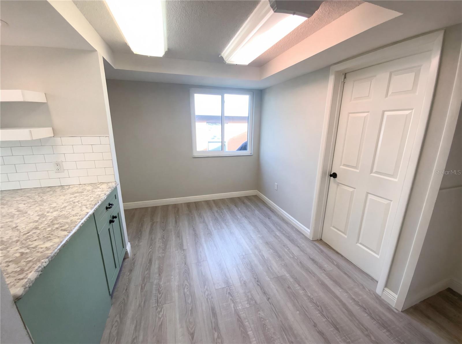 Image 12 of 30 For 13002 Titleist Drive