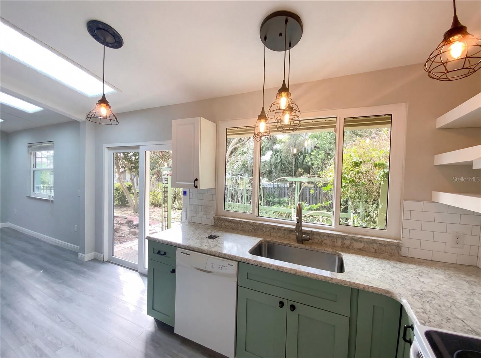 Image 16 of 30 For 13002 Titleist Drive