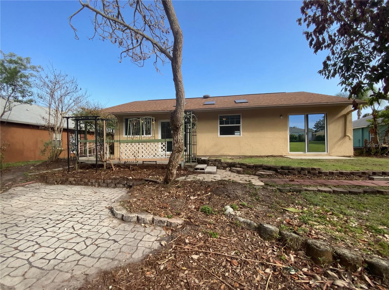 Image 5 of 30 For 13002 Titleist Drive