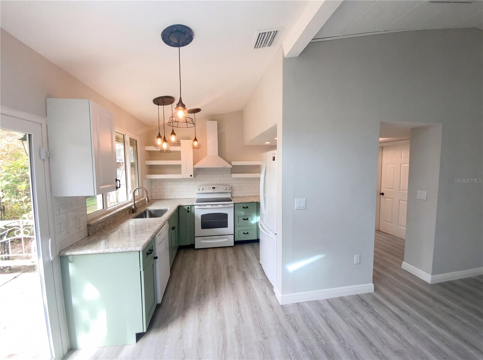 Image 9 of 30 For 13002 Titleist Drive