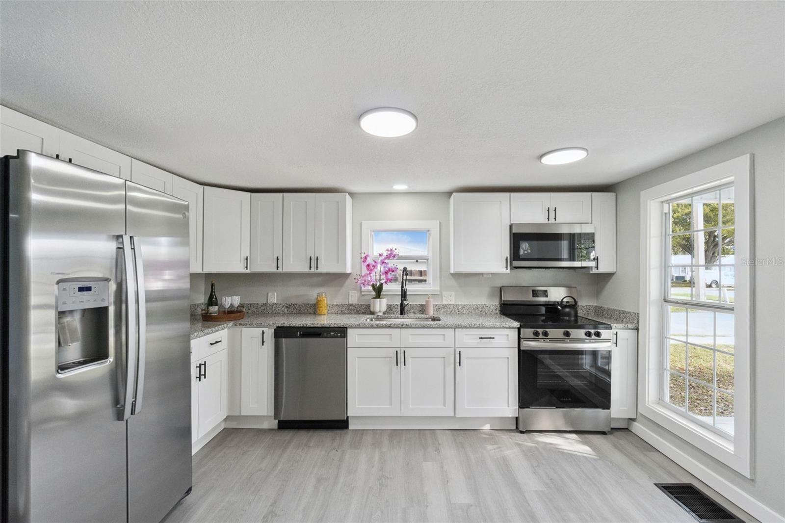 Image 4 of 20 For 1700 Kentucky Avenue